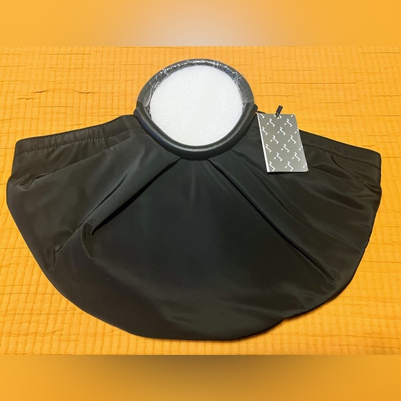 NWT- Transience Gather Around Bag - Black - Picture 8 of 10